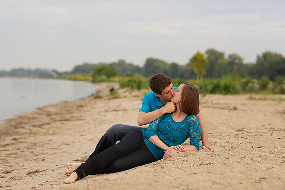 Engagement portrait at the beach